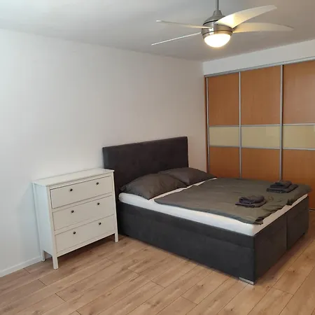 2 Apartment, Near Oc Galeria, Petrzalka Apartmán