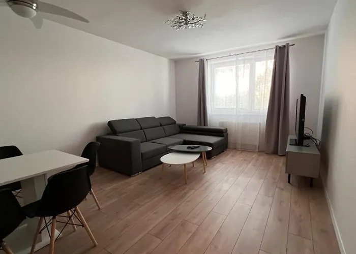 2 Apartment, Near Oc Galeria, Petrzalka Apartmán *