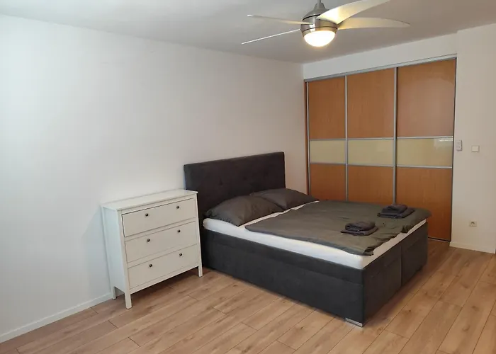 2 Apartment, Near Oc Galeria, Petrzalka Apartmán