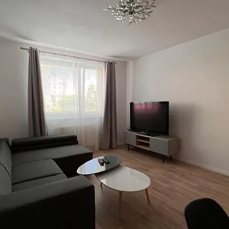 2 Apartment, Near Oc Galeria, Petrzalka Апартаменты