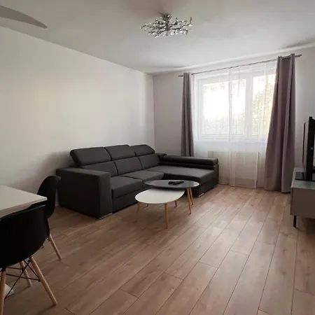 2 Apartment, Near Oc Galeria, Petrzalka Апартаменты *